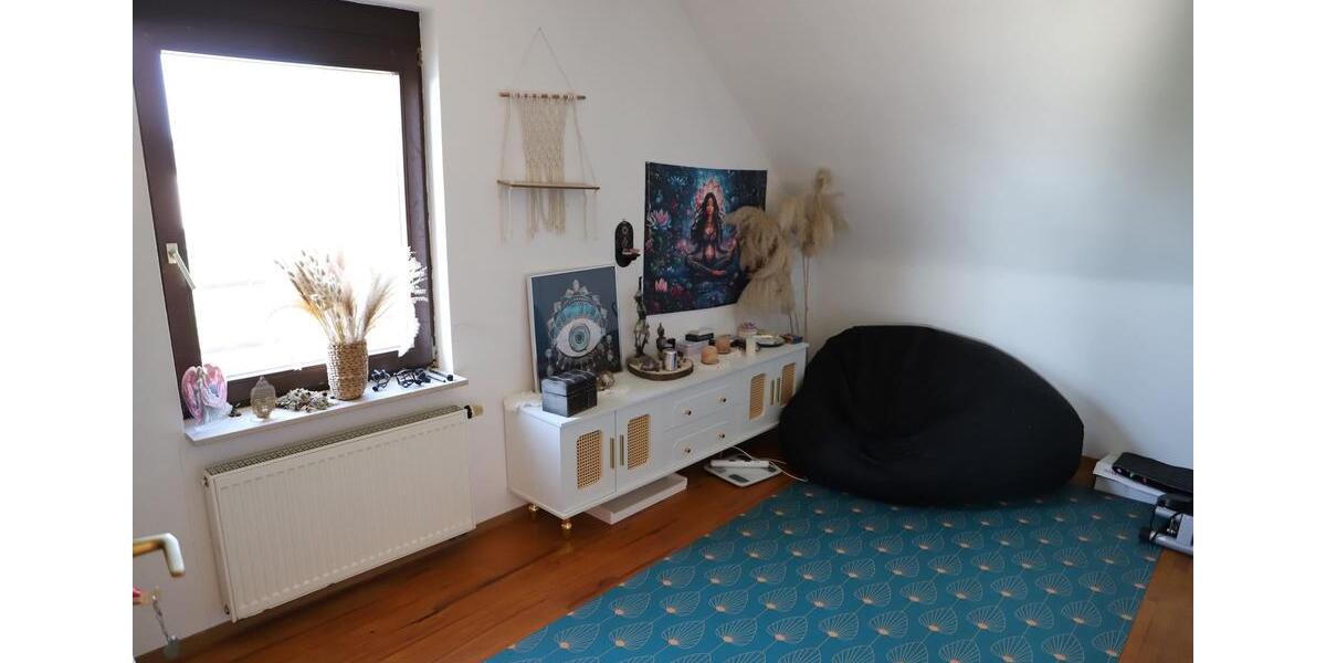 Dachgeschoßwohnung Oberkirch - 3.5 Zimmer, 93 m&sup2;, 200.000&euro; | Angebot:26591810