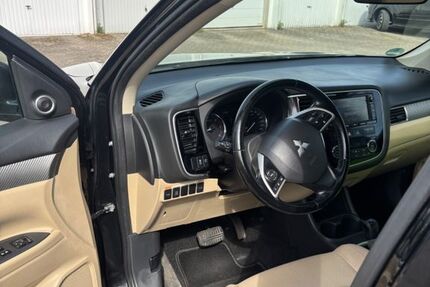 Mitsubishi Outlander 228.460 km 9.100 &euro; offenburg 77656