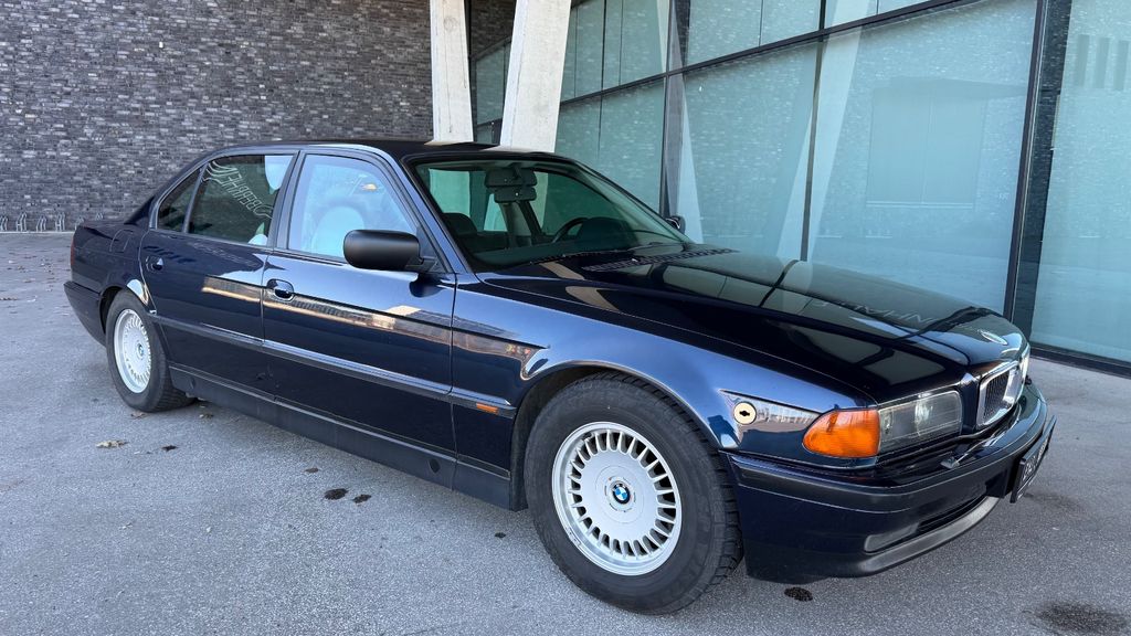 BMW 750 151.000 km 21.900 &euro; Offenburg- Zunsweier 77656