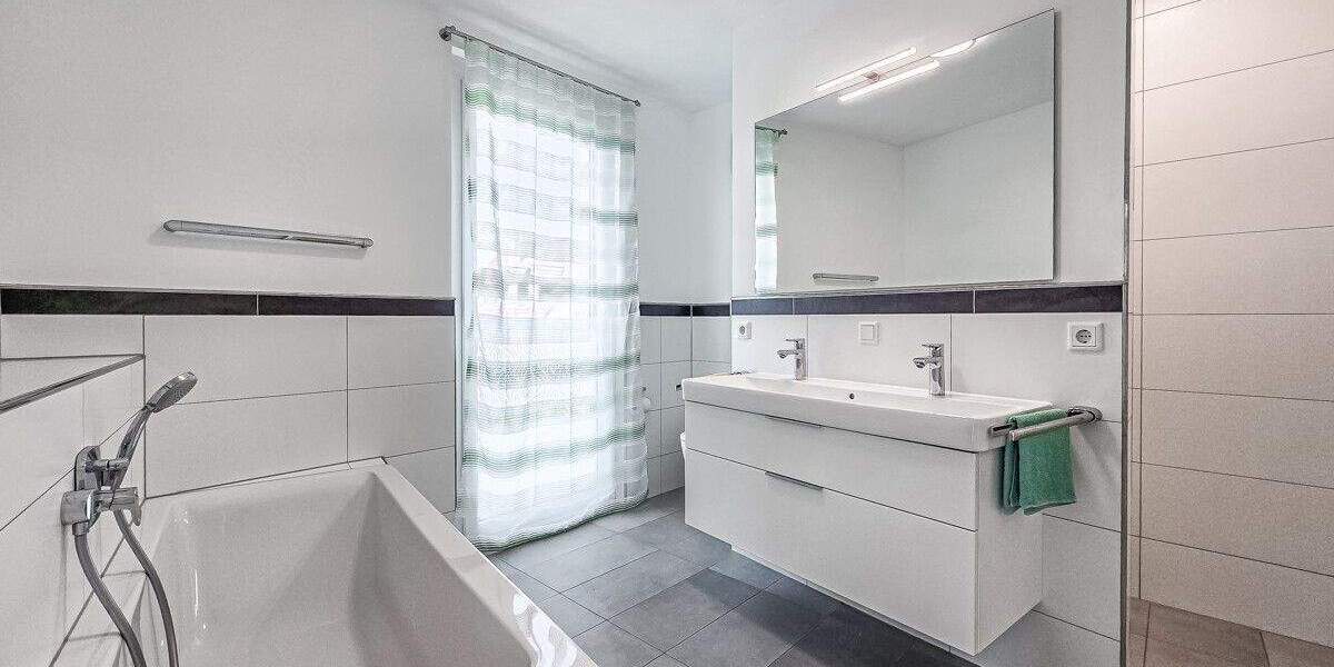 Etagenwohnung Kehl - 4 Zimmer, 119 m&sup2;, 499.000&euro; | Angebot:25694400