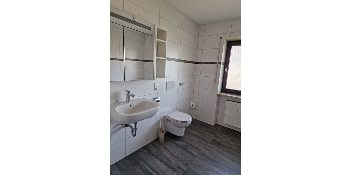 Geräumige 6 Zimmer Wohnung in einem kleinen Mehrfamilienhaus mit 3 Wohnungen in Zell am Harmersbach, - 5.5 oder mehr Zell a. H. | Angebot:23243543