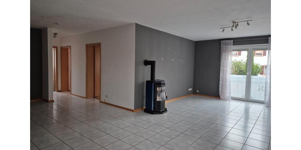 Hochparterre Bühl - 3 Zimmer, 93 m&sup2;, 900&euro; | Angebot:26024476