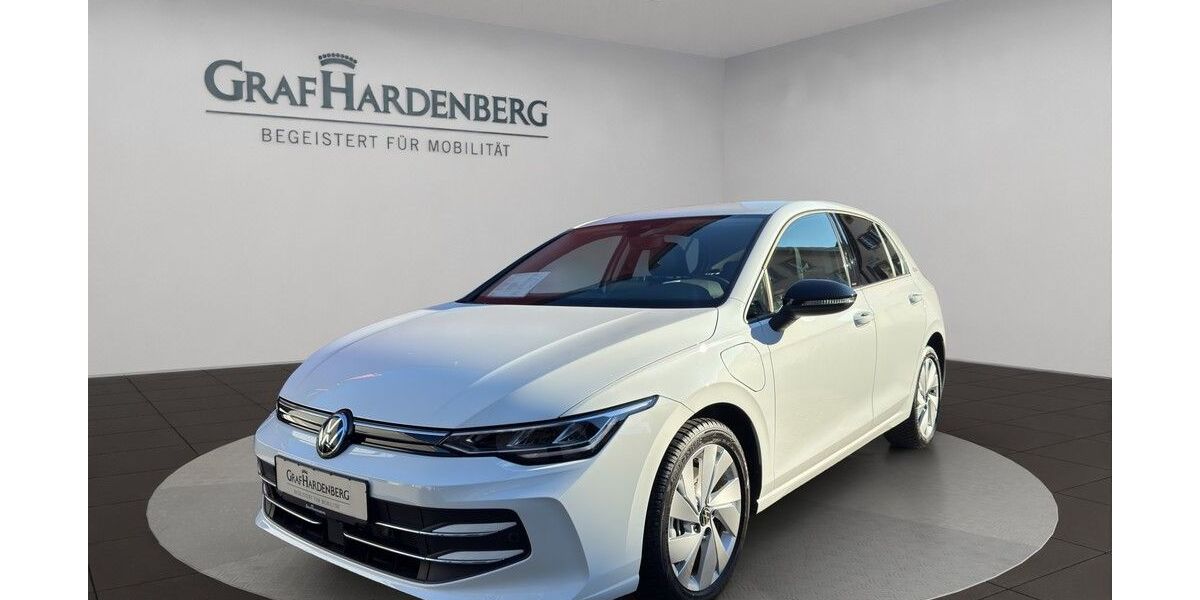 VW Golf 8.200 km 32.888 &euro; Gengenbach 77723