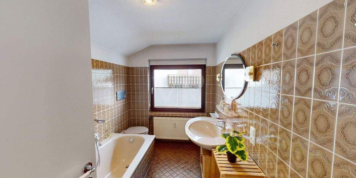 Etagenwohnung Seebach - 2 Zimmer, 69 m&sup2;, 139.000&euro; | Angebot:25660479