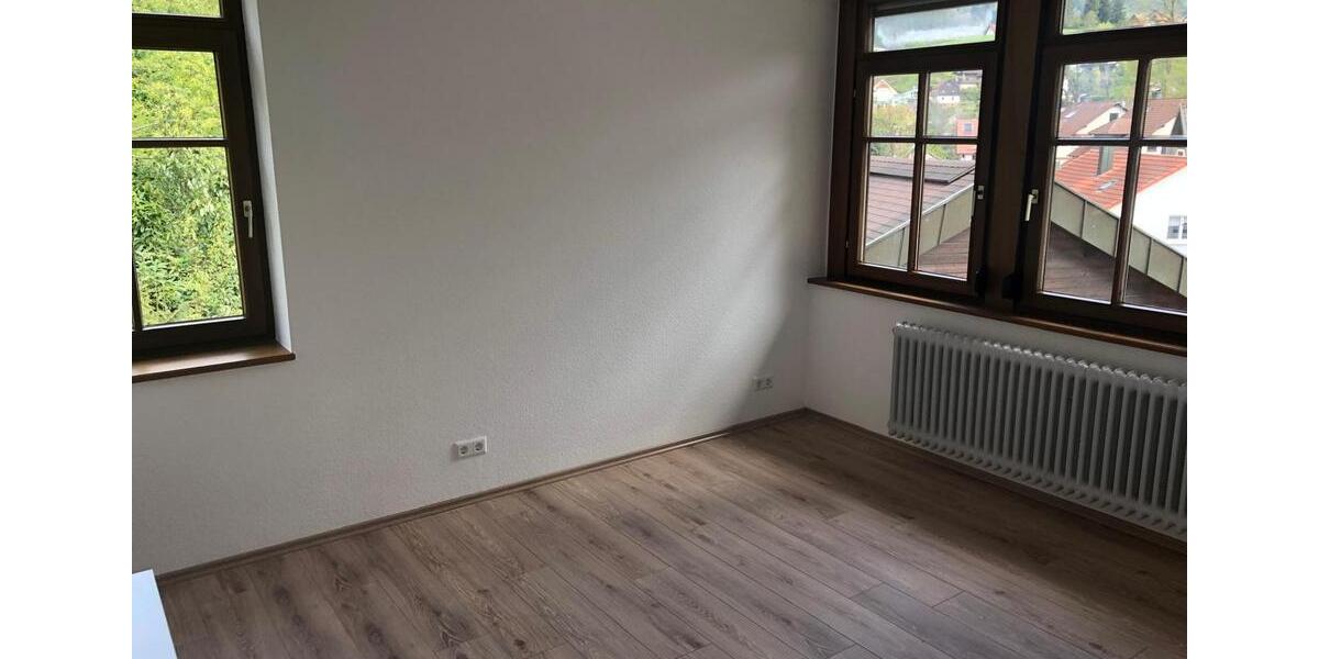 Erdgeschoßwohnung Bühlertal - 3 Zimmer, 82 m&sup2;, 1.220&euro; | Angebot:24841115