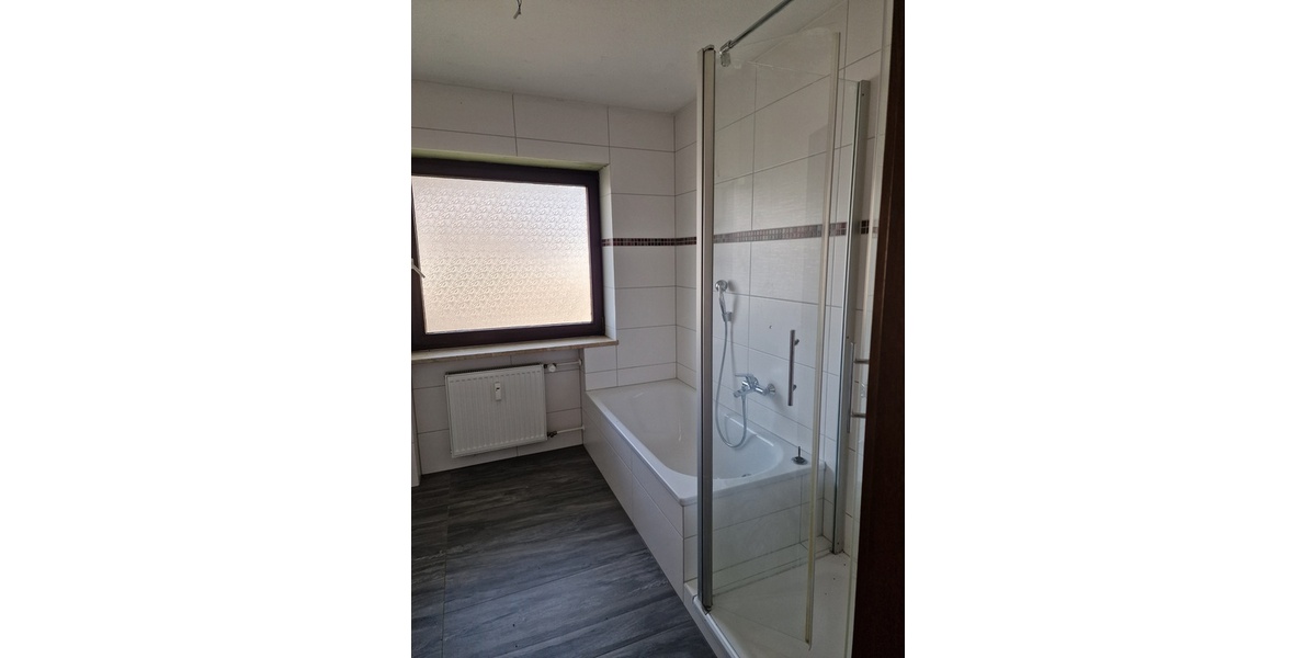 Geräumige 6 Zimmer Wohnung in einem kleinen Mehrfamilienhaus mit 3 Wohnungen in Zell am Harmersbach, - 5.5 oder mehr Zell a. H. | Angebot:23243543