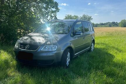 VW Touran 222.000 km 2.999 &euro; Kehl 77694