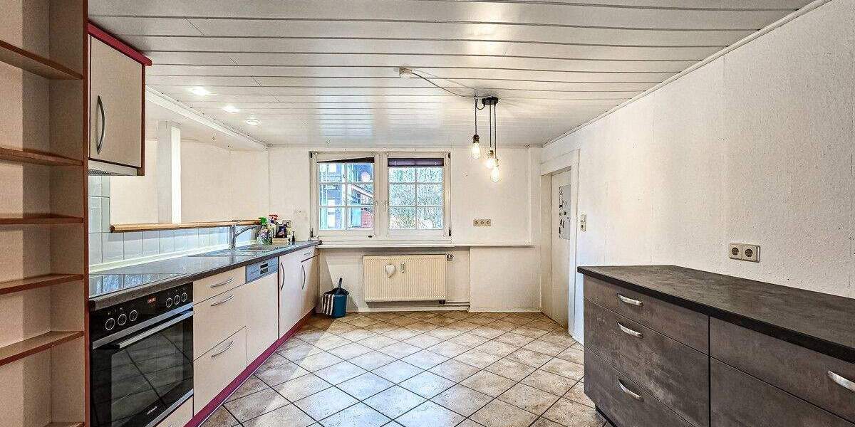 Mehrfamilienhaus, Wohnhaus Kehl Zierolshofen - 7 Zimmer, 239 m&sup2;, 449.000&euro; | Angebot:25774755