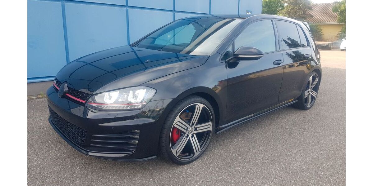 VW Golf 143.000 km 13.500 &euro; Lahr 77933