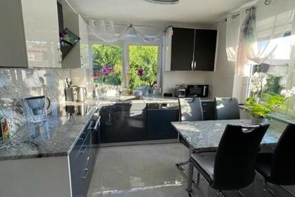 Wohnung Lahr (Schwarzwald) - 5 Zimmer, 90 m&sup2;, 1.230&euro; | Angebot:25617859