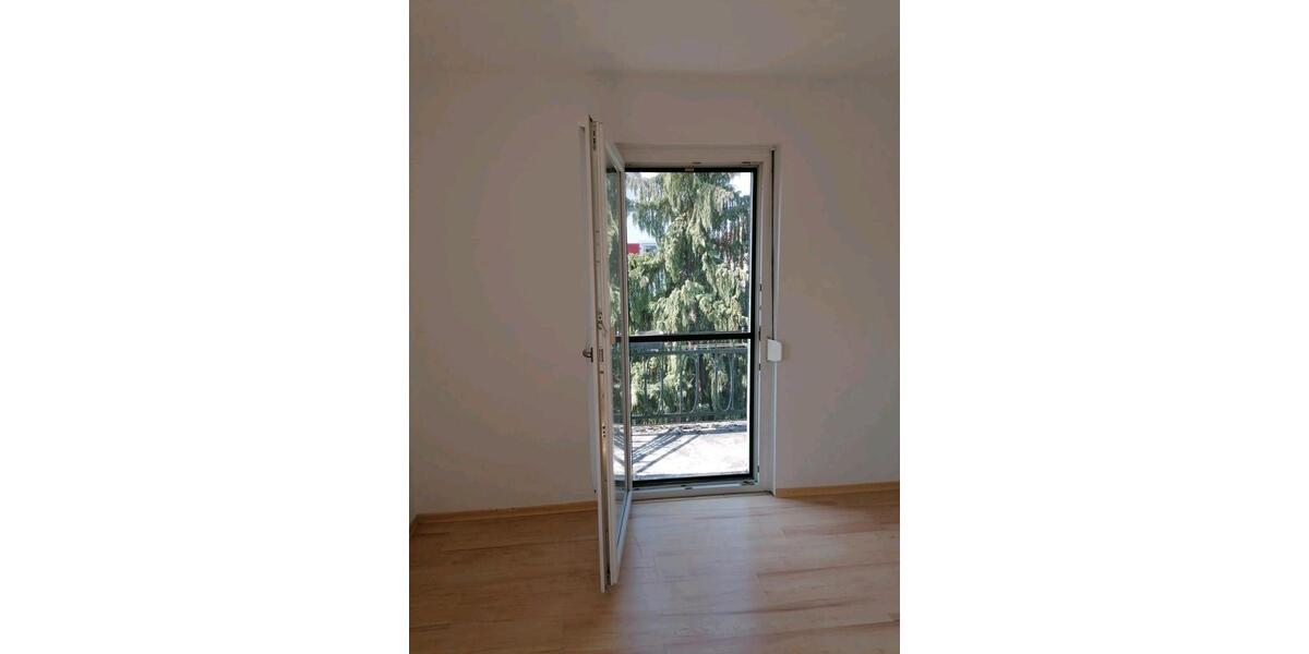 Etagenwohnung Kehl - 3 Zimmer, 93 m&sup2;, 980&euro; | Angebot:25989315