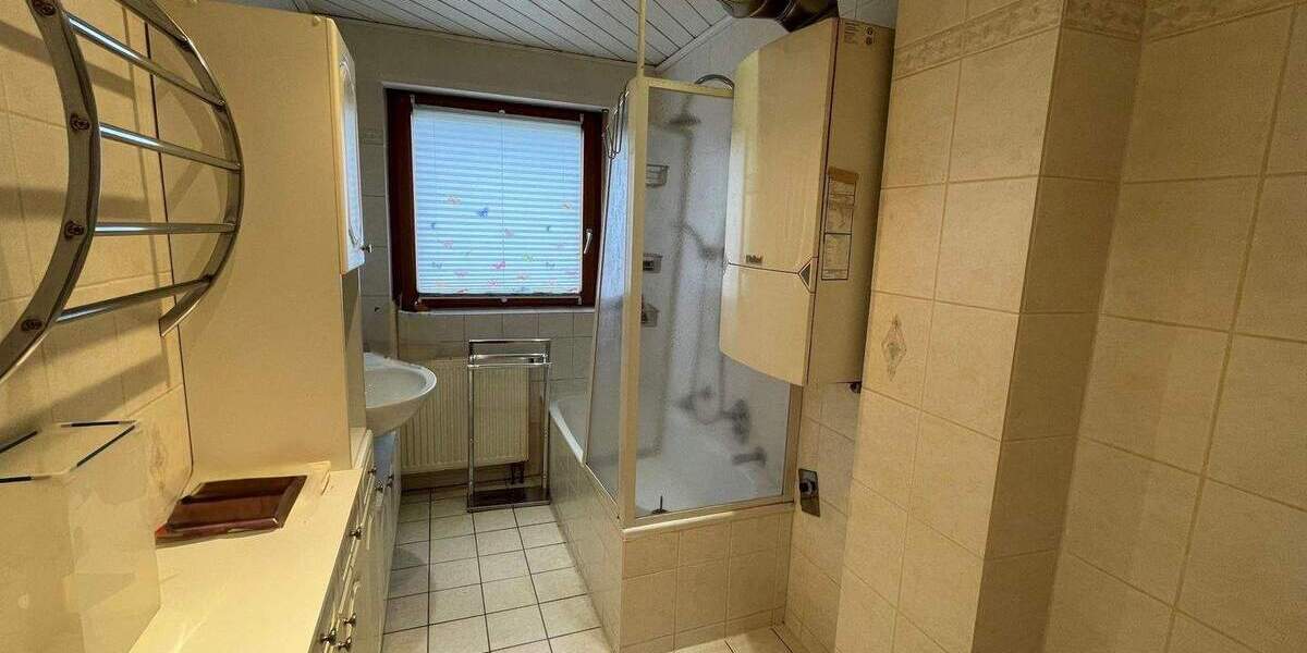 Etagenwohnung Hausach - 3 Zimmer, 74 m&sup2;, 218.000&euro; | Angebot:25703704