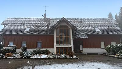 ELEGANTES DACHGESCHOSS MIT GALERIECHARME - Etagenwohnung Sasbachwalden | Angebot:26093907