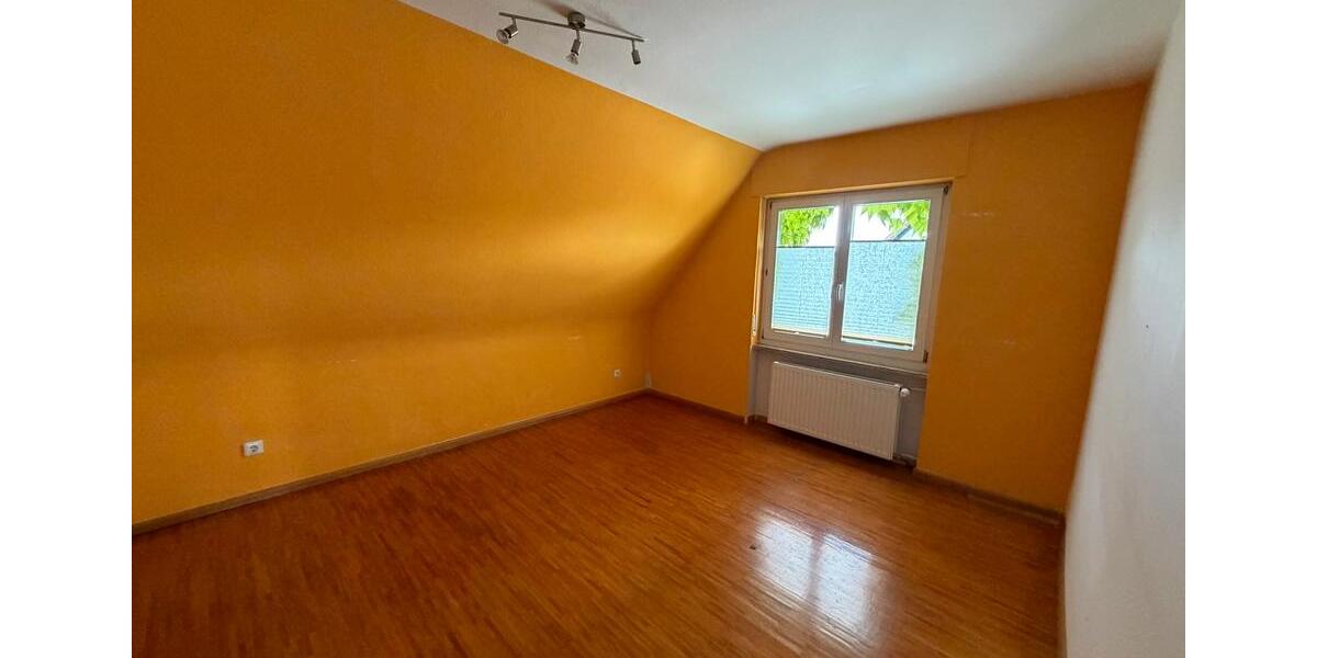 Dachgeschoßwohnung Offenburg Elgersweier - 4 Zimmer, 103 m&sup2;, 1.100&euro; | Angebot:26654963