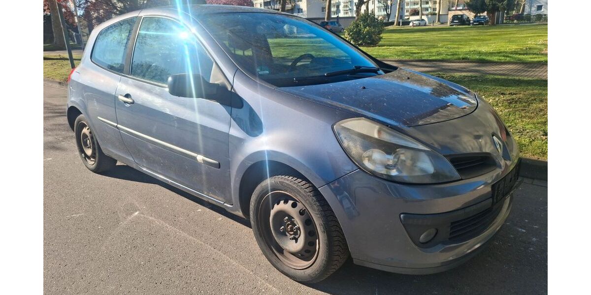 Renault Clio 216.000 km 1.800 &euro; Lahr 77933