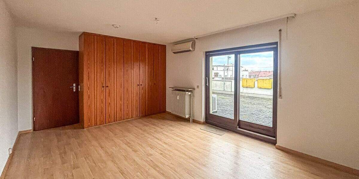 Etagenwohnung Kehl - 3 Zimmer, 110 m&sup2;, 1.000&euro; | Angebot:25820428