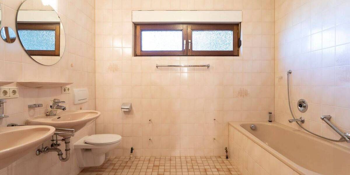 Etagenwohnung Lahr - 6 Zimmer, 222 m&sup2;, 465.000&euro; | Angebot:26641776