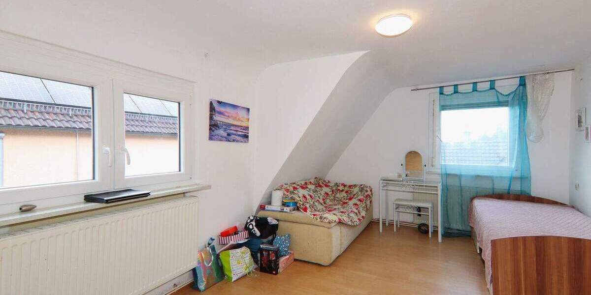 Etagenwohnung Lahr/Schwarzwald Sulz - 8 Zimmer, 156 m&sup2;, 269.000&euro; | Angebot:25740354