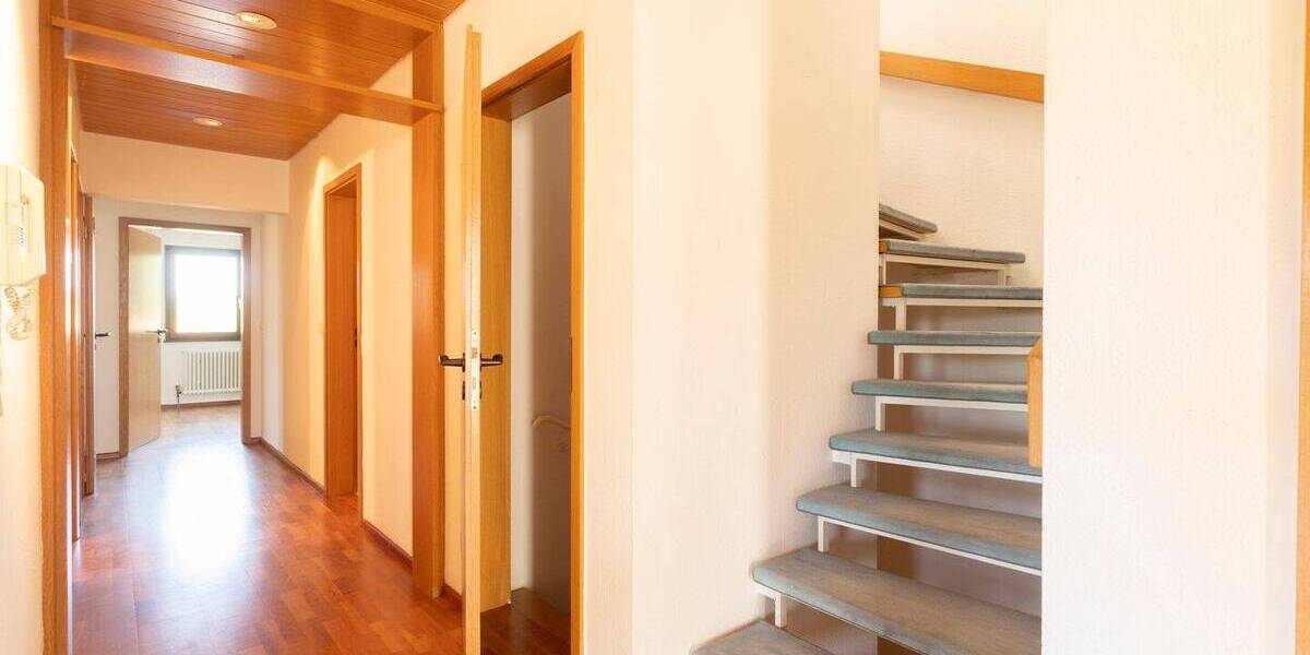 Etagenwohnung Lahr - 6 Zimmer, 222 m&sup2;, 465.000&euro; | Angebot:26641776