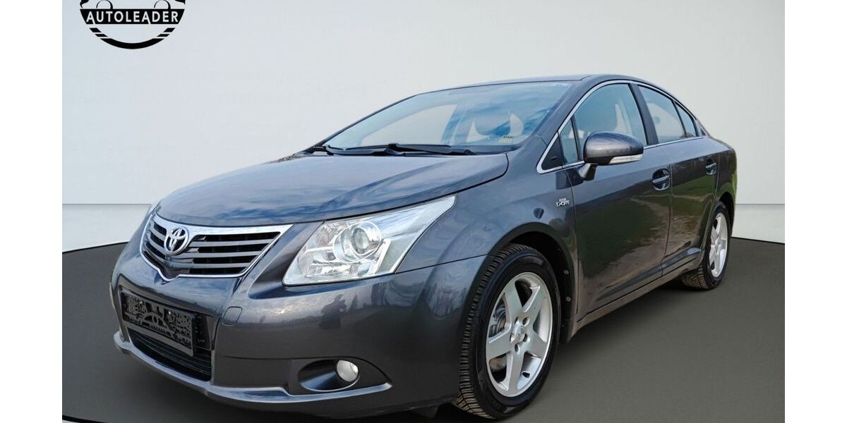 Toyota Avensis 136.000 km 8.900 &euro; Kippenheim 77971