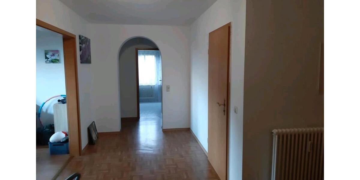 Etagenwohnung Bühl - 4 Zimmer, 110 m&sup2;, 900&euro; | Angebot:25713640