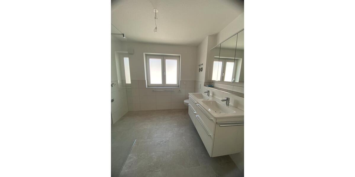 Dachgeschoßwohnung Rheinau - 3 Zimmer, 70 m&sup2;, 1.240&euro; | Angebot:25987955