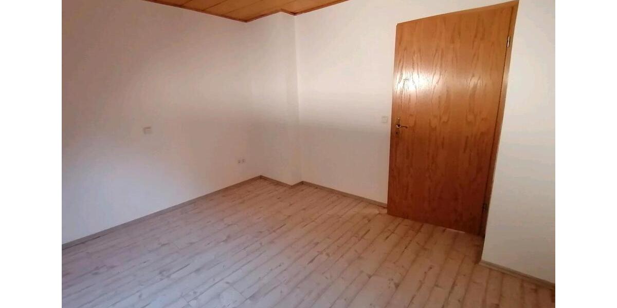 Dachgeschoßwohnung Rheinau - 3 Zimmer, 75 m&sup2;, 990&euro; | Angebot:25328107