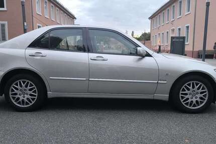 Lexus IS 200 156.000 km 14.900 &euro; Appenweier 77767