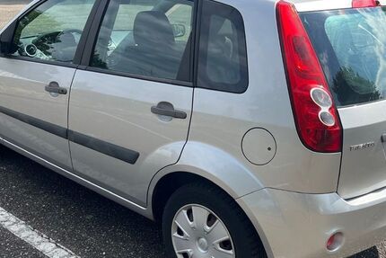 Ford Fiesta 128.890 km 2.500 &euro; Kehl 77694