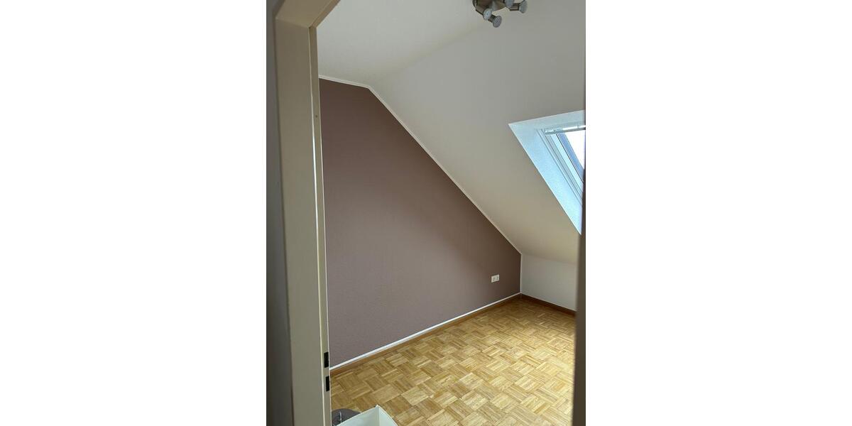 Dachgeschoßwohnung Offenburg Rammersweier - 3 Zimmer, 60 m&sup2;, 935&euro; | Angebot:26548953