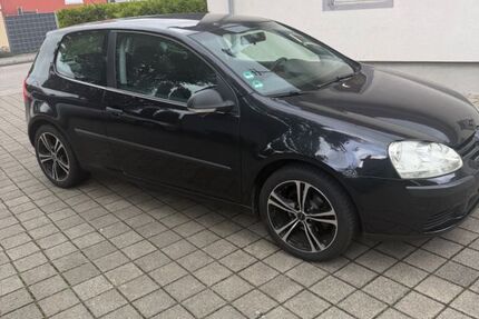 VW Golf 220.000 km 2.950 &euro; Kehl 77694