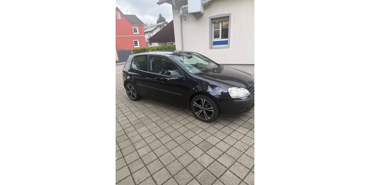 VW Golf 220.000 km 2.950 &euro; Kehl 77694