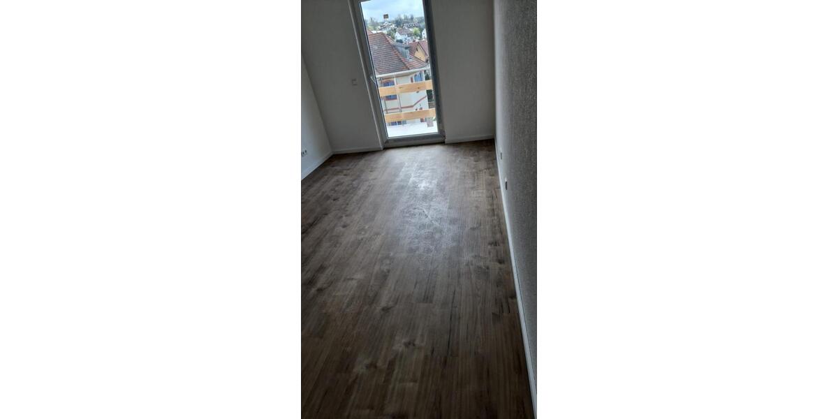 Dachgeschoßwohnung Friesenheim - 3 Zimmer, 77 m&sup2;, 1.080&euro; | Angebot:25887915