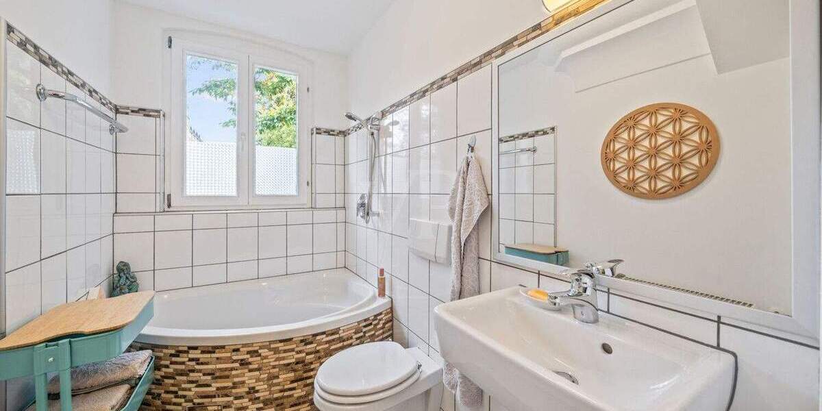 Einfamilienhaus Offenburg Stadtmitte - 1 Zimmer, 352 m&sup2;, 890.000&euro; | Angebot:25660475