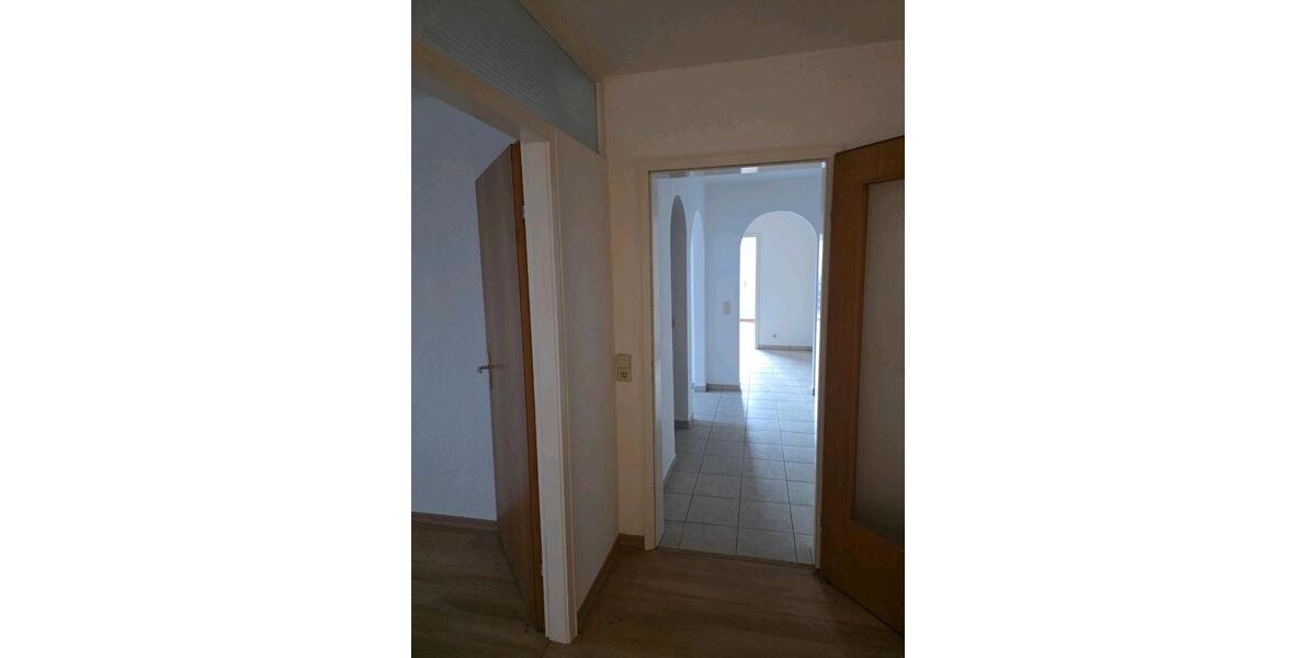 Etagenwohnung Offenburg - 4 Zimmer, 125 m&sup2;, 1.500&euro; | Angebot:24309396