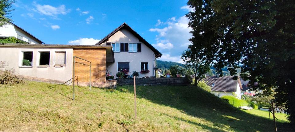 Mehrfamilienhaus, Wohnhaus Oppenau - 8 Zimmer, 165 m&sup2;, 625.000&euro; | Angebot:26556371