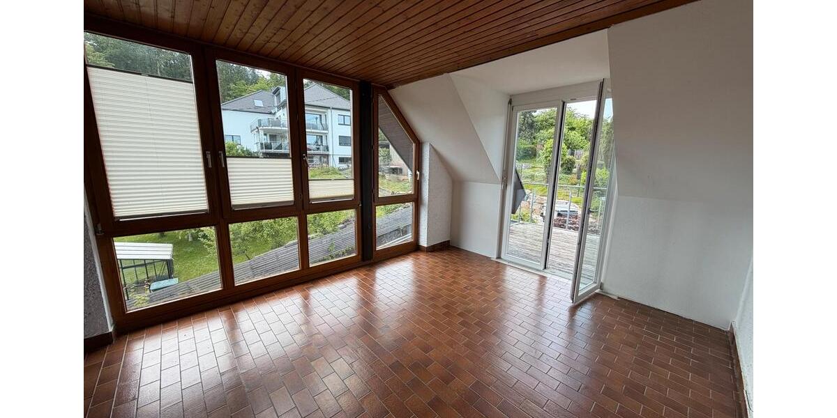 Dachgeschoßwohnung Offenburg Elgersweier - 4 Zimmer, 103 m&sup2;, 1.100&euro; | Angebot:26654963