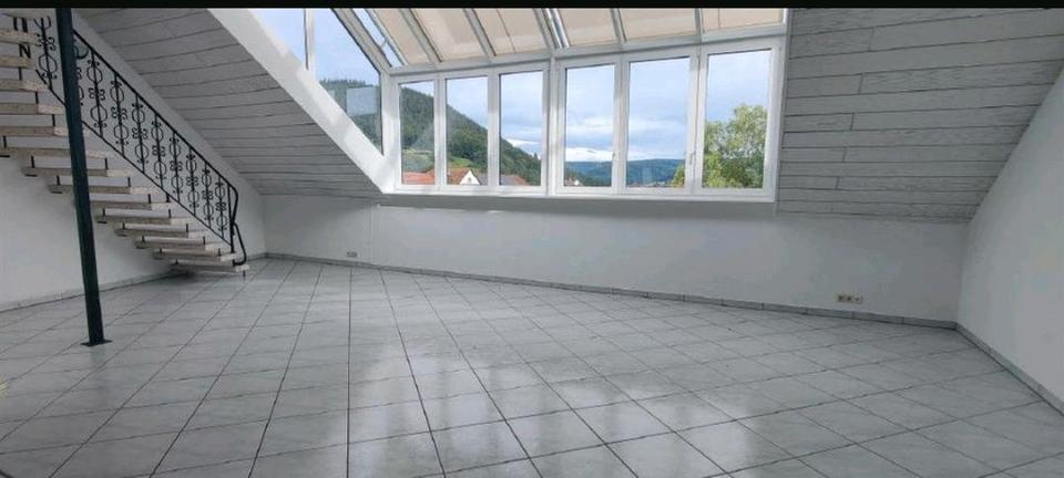 Dachgeschoßwohnung Lahr (Schwarzwald) - 3 Zimmer, 1.350&euro; | Angebot:22271427