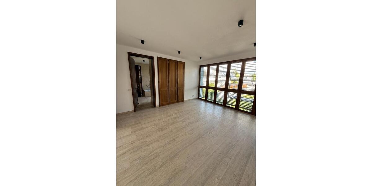Etagenwohnung Willstätt - 5 Zimmer, 170 m&sup2;, 1.650&euro; | Angebot:26656541