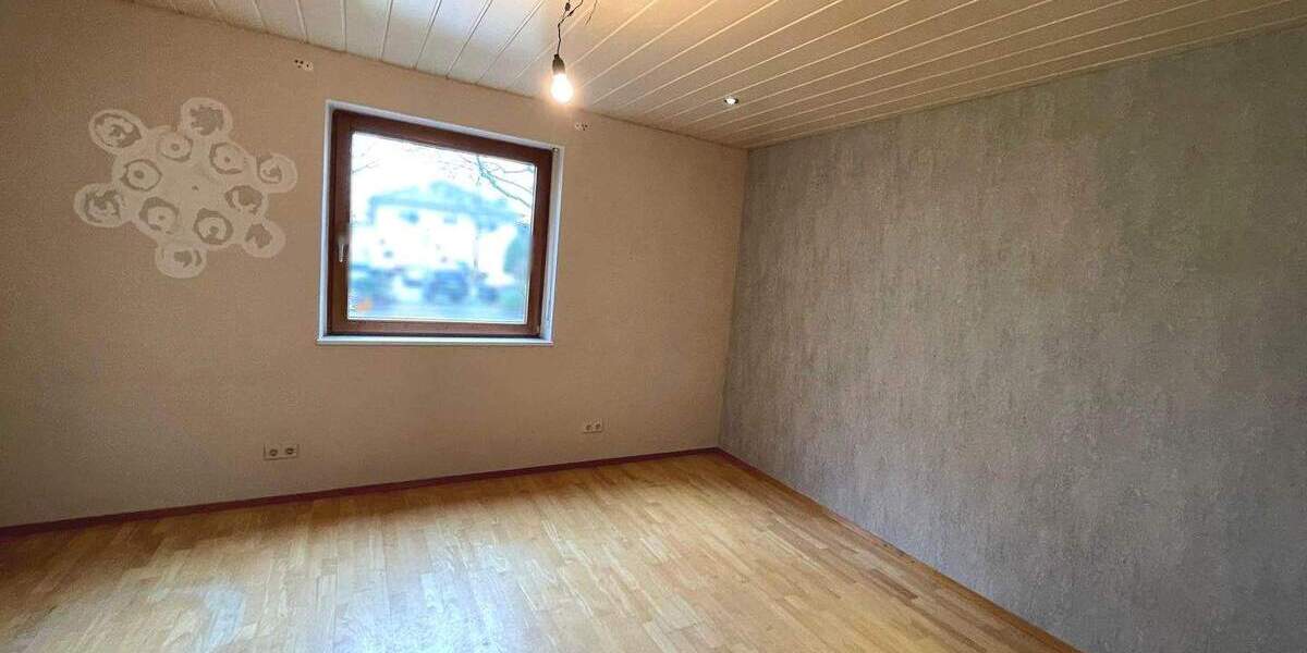 Etagenwohnung Hausach - 3 Zimmer, 74 m&sup2;, 218.000&euro; | Angebot:25703704