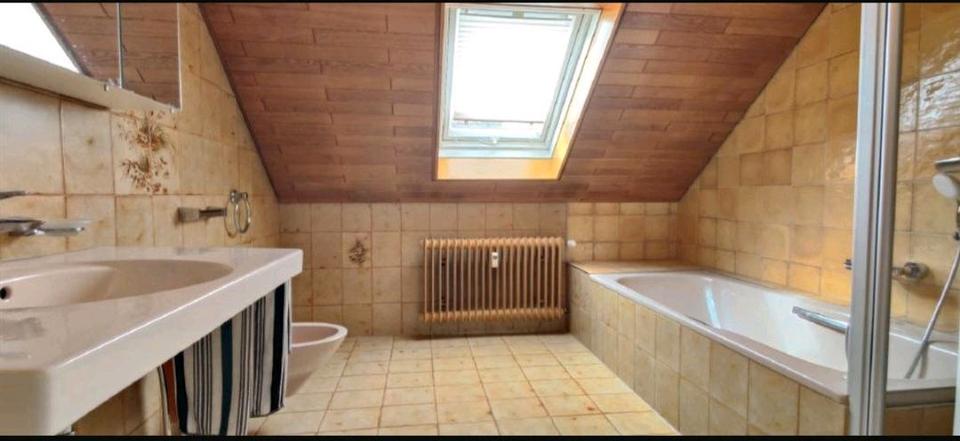 Dachgeschoßwohnung Lahr (Schwarzwald) - 3 Zimmer, 1.350&euro; | Angebot:22271427