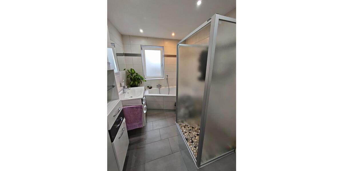 Etagenwohnung Lahr (Schwarzwald) - 3 Zimmer, 89 m&sup2;, 375.000&euro; | Angebot:25162505