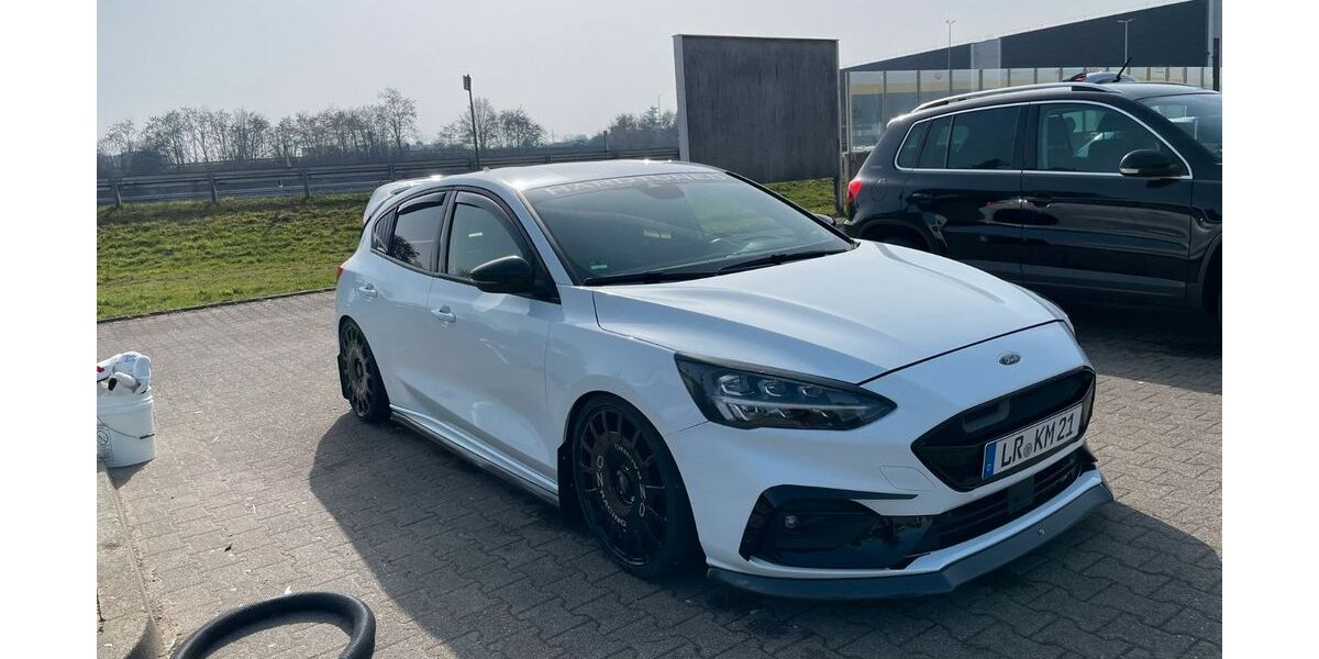 Ford Focus 69.000 km 19.500 &euro; Schwanau 77963