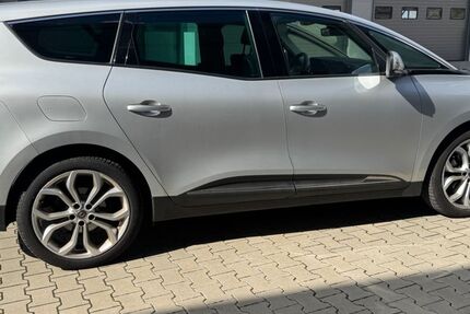 Renault Grand Scenic 200.000 km 9.250 &euro; Offenburg 77654
