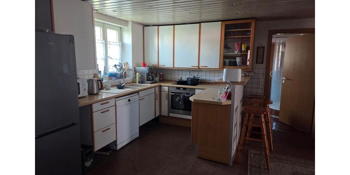 Erdgeschoßwohnung Friesenheim - 4 Zimmer, 140 m&sup2;, 1.700&euro; | Angebot:26676225