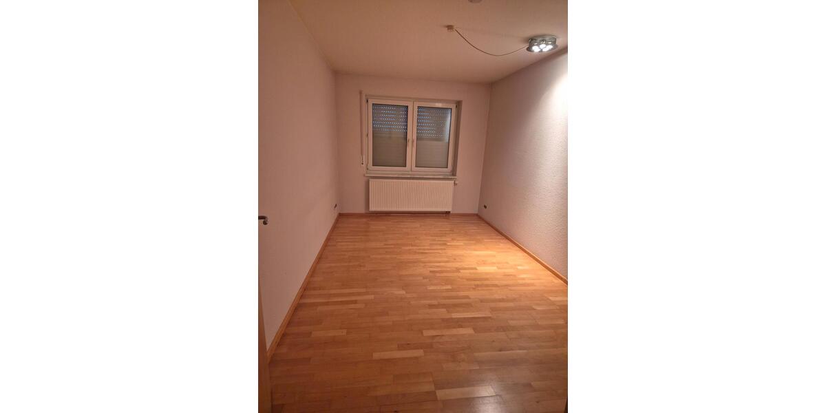 Hochparterre Bühl - 3 Zimmer, 93 m&sup2;, 900&euro; | Angebot:26024476