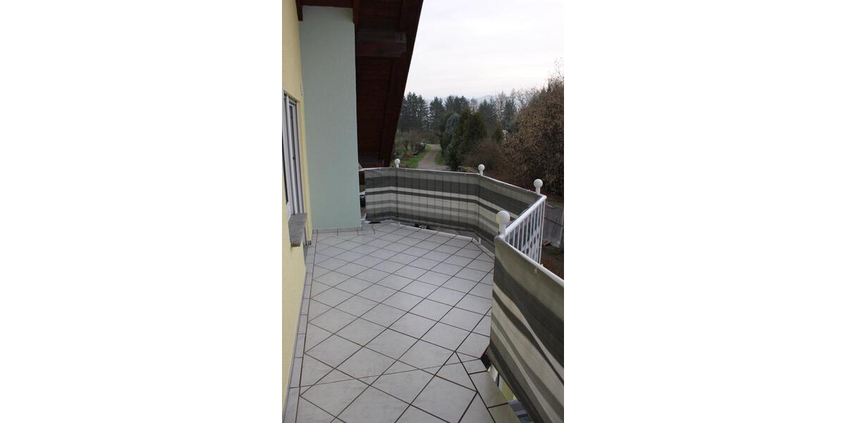 Dachgeschoßwohnung Bühl - 4 Zimmer, 110 m&sup2;, 1.150&euro; | Angebot:25960850