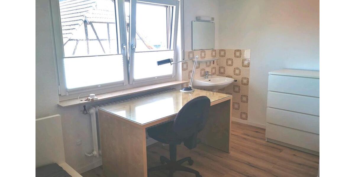 Etagenwohnung Offenburg - 5 Zimmer, 125 m&sup2;, 370&euro; | Angebot:25498325