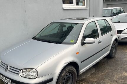 VW Golf 195.000 km 600 &euro; Schutterwald 77746
