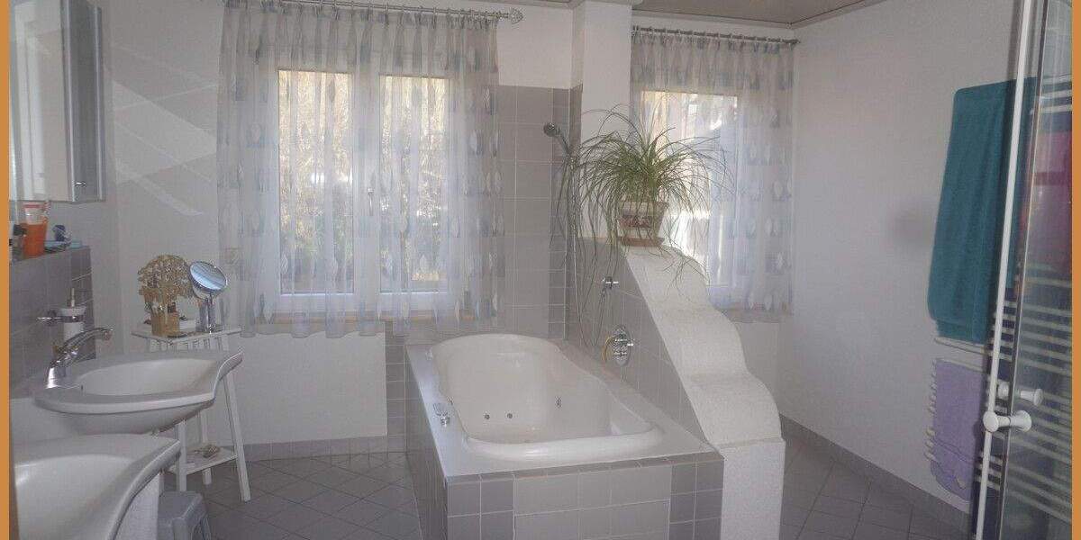 Einfamilienhaus Hausach - 6 Zimmer, 190 m&sup2;, 668.000&euro; | Angebot:25774655